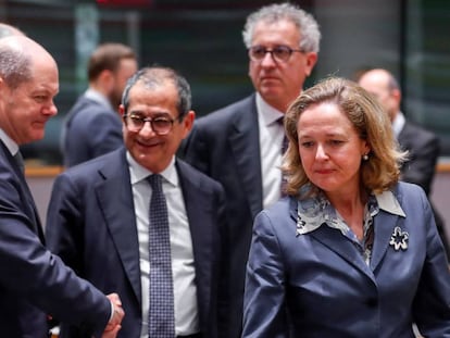 De izquierda a derecha, los ministros de Finanzas de Alemania, Italia y España.