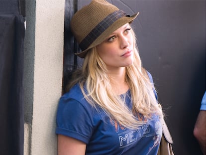 Hilary Duff se ha unido al reparto de la serie <i>Gossip Girl</i> para participar en algunos capítulos de la tercera temporada. La actriz ya se encuentra en pleno rodaje en Nueva York y dará vida a una compañera de univesidad de tres de los protagonistas: Blair, Dan y Vanessa.