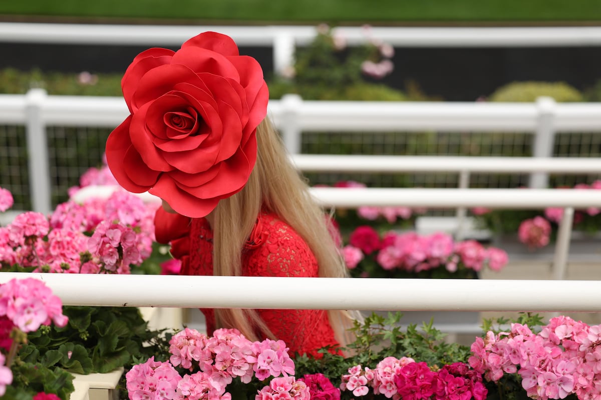 Tocados, carreras de caballos y el rey Carlos III: el primer día del Royal Ascot en imágenes