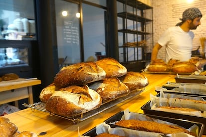 Los panes de Panic (y los bizcochos de HomeCake). / EL COMIDISTA