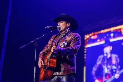 Bobby Pulido en su concierto final en Edinburg.