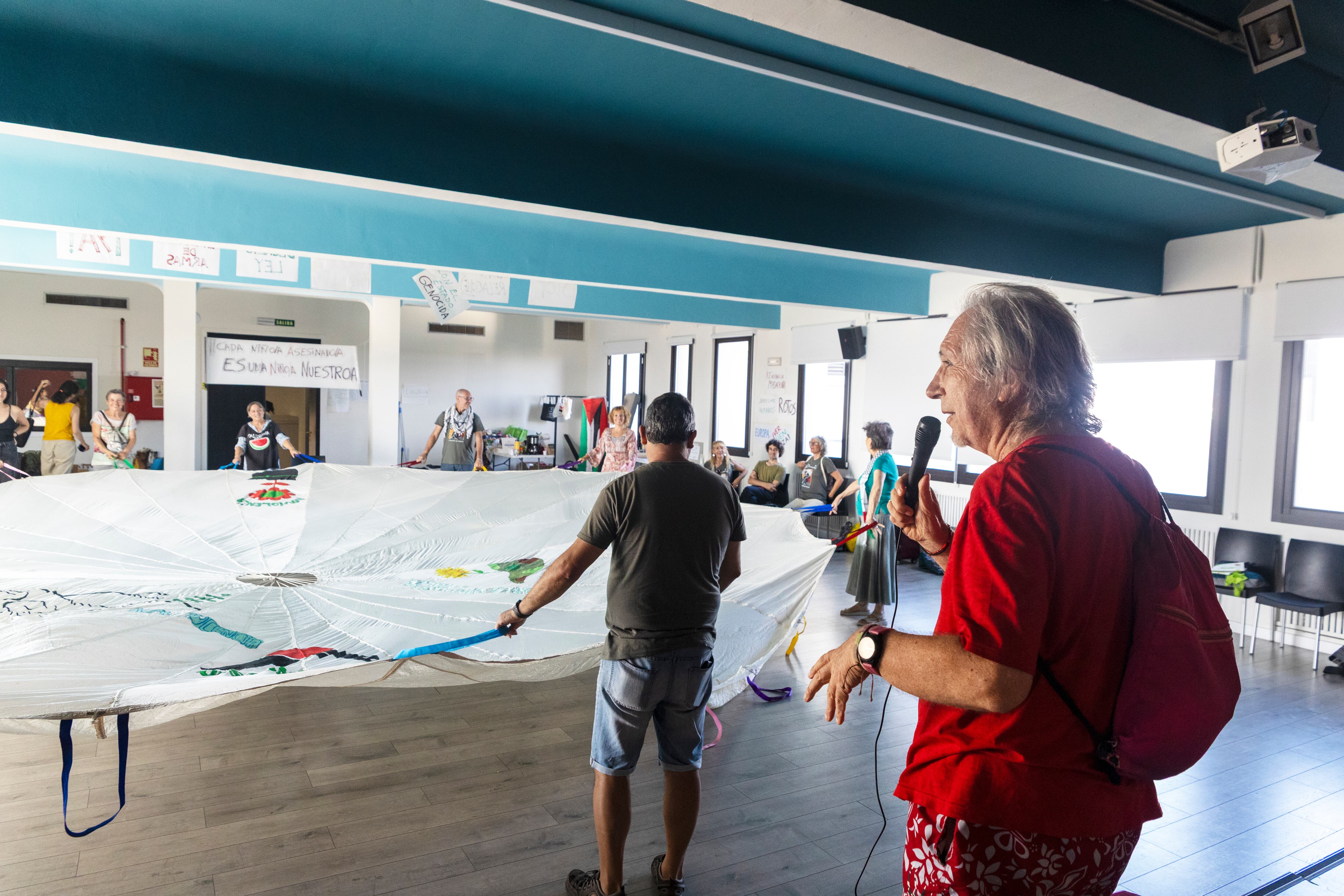 Actividades internas durante el encierro por Palestina en el Círculo de Bellas Artes de Madrid, el 5 de septiembre de 2025.