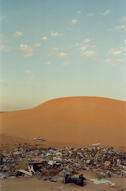 Fotografié esta duna llena de basura en Nuakchot el 18 de febrero. En Mauritania, más del 50% de la población vive en la pobreza.