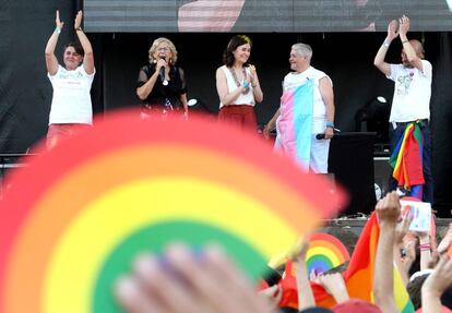 Madrid Mayor Manuela Carmena (second left) and Health Minister Carmen Montón took part in the celebrations.