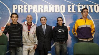 Jesús España, Chema Martínez, el viceconsejero de deportes madrileño, Javier Hernández, Nuria Fernández y Arturo Casado.