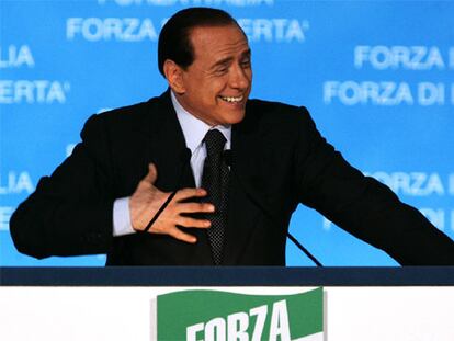 Silvio Berlusconi interviene en una convención de Forza Italia ayer en Trieste.