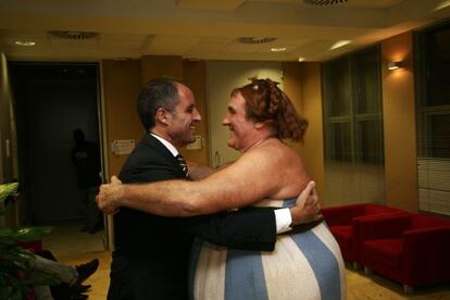 Francisco Camps y Gerard Depardieu, como Obélix, en la Ciudad de la Luz.