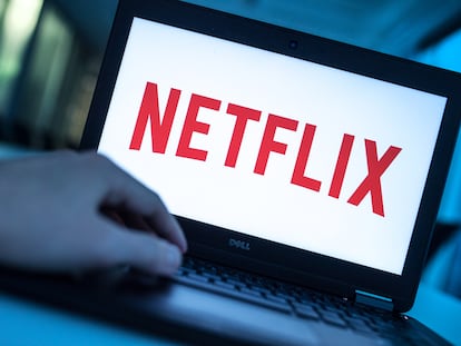 El 'negocio’ en tiempos de confinamiento: crece el robo  de credenciales de Netflix, Disney+ y Spotify