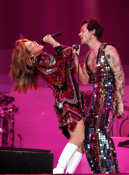 Shania Twain y Harry Styles en el festival Coachella en abril de 2022.
