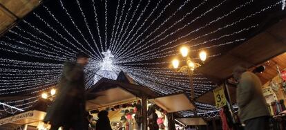 Uno de los mercadillos instalados en las plazas de la capital con motivo de las fiestas navideñas.
