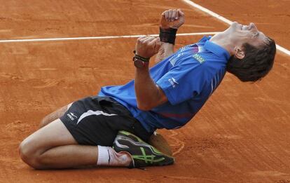 Robredo celebra su triunfo ante Monfils.