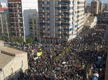 Los organizadores aseguran ser 30.000 personas y la policía dice que sólo 3.000