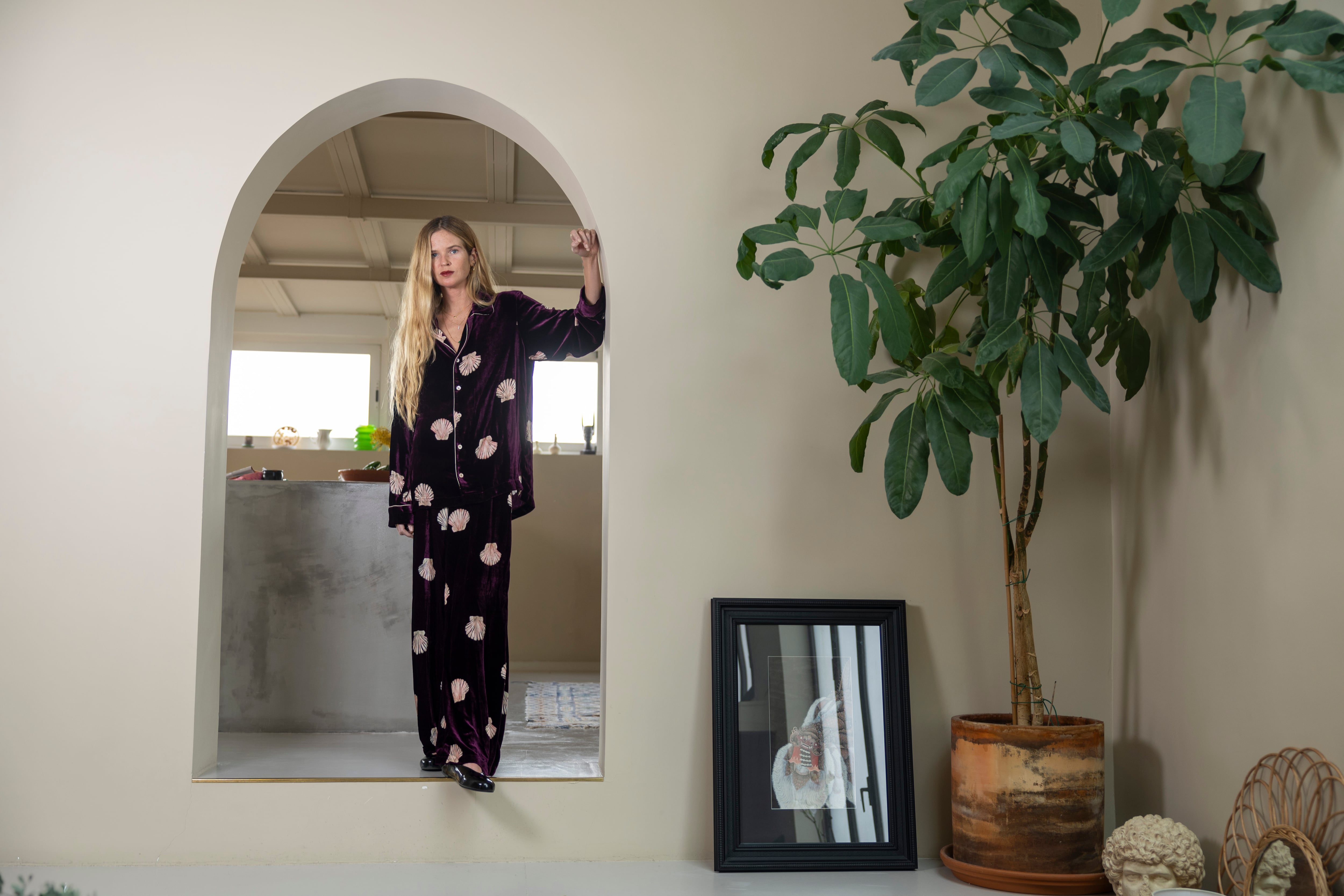 La que desde la década de los setenta fuera la vivienda-taller de su madre en el centro de Madrid ahora es el hogar de Rosenfeldt y su pareja, el arquitecto Alberto Ciszak
