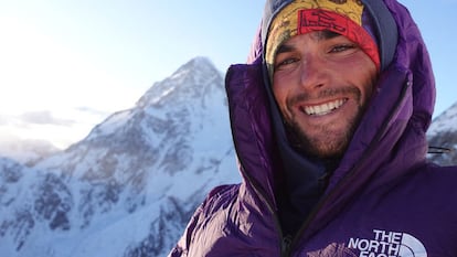 Benjamin Védrines, en la cima del Broad Peak.