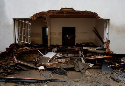 Daños causados en una vivienda en Jesenik (República Checa), este lunes. 