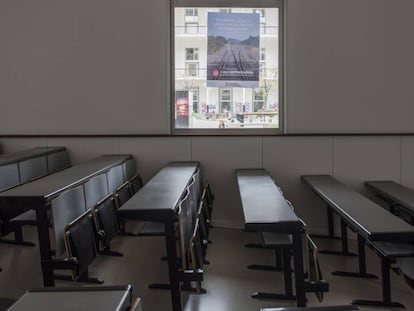 Un aula vac&iacute;a en el campus de la Ciutadela de la UPF, este jueves.