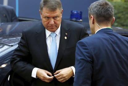 El presidente de Rumania, Klaus Lohannis, a su llegada a la reunión.