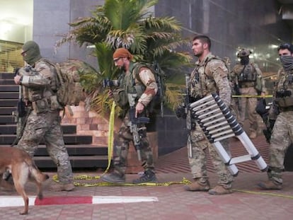 Soldats francesos a l'hotel Radison de Bamako.