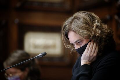 Ada Colau en un pleno del Ayuntamiento de Barcelona.