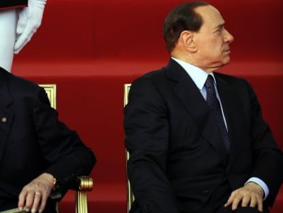 El pol&iacute;tico italiano Silvio Berlusconi (der) y junto al presidente del pa&iacute;s, Giorgio Napolitano, en junio de 2010.