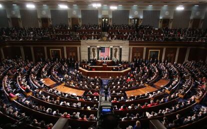 El presidente, Barack Obama (c), pronuncia su discurso anual sobre el Estado de la Unión ante el Congreso.