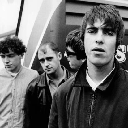 Em primeiro plano, Liam Gallagher com os outros integrantes do Oasis, em 1994.