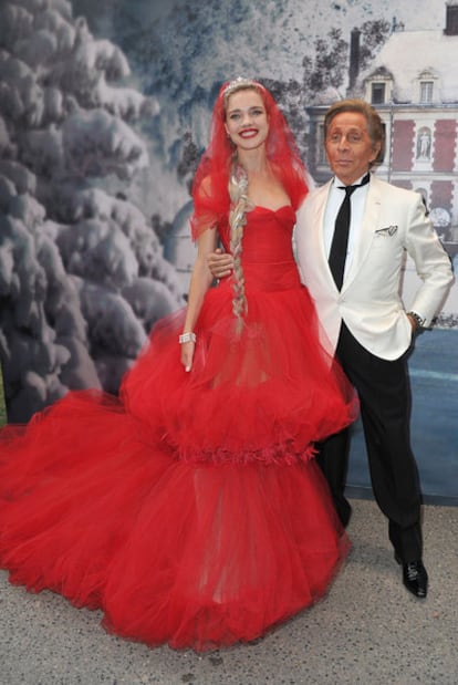 Natalia Vodianova, con Valentino.