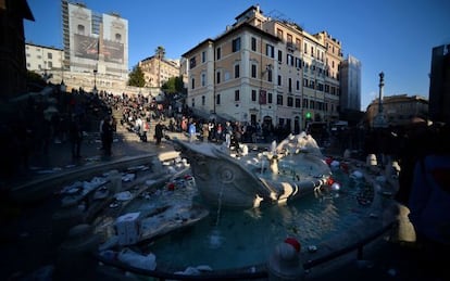 Estado de la plaza de España en Roma después de los disturbios de la semana pasada.