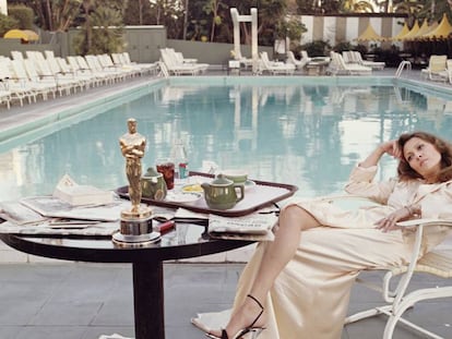 Faye Dunaway, el d&iacute;a despu&eacute;s de ganar el Oscar en 1977 por &quot;Network&quot;