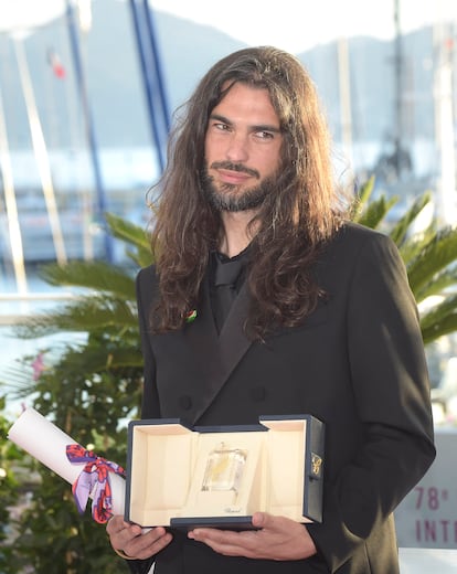Óliver Laxe en el Festival de Cannes de 2025, en el que su película 'Sirat' se llevó el premio del jurado.