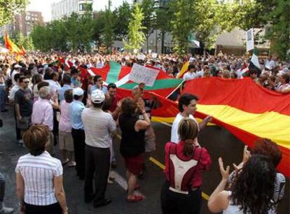 Inicio de la manifestación de la AVT contra la política antiterrorista del Gobierno.