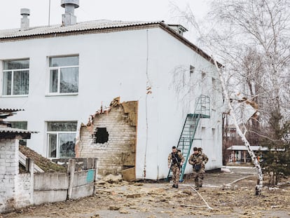Una escuela afectada por el impacto de un proyectil, en la región de Lugansk.