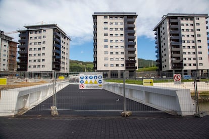 Bloques de viviendas en construcción en Errenteria (Gipuzkoa).