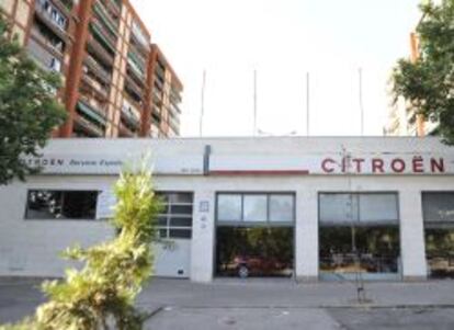 Vista de un concesionario de ventas de veh&iacute;culos de la marca Citroen en Madrid. EFE/Archivo