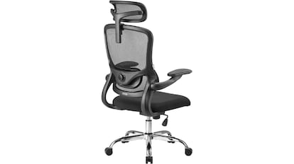 This comfortable chair has a highly resistant steel base.