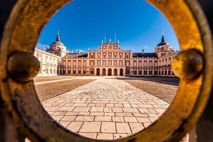 La fachada principal del Palacio Real de Aranjuez.