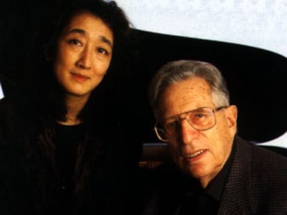Mitsuko Uchida y Kurt Sanderling, concertistas de piano, en una foto de archivo.  