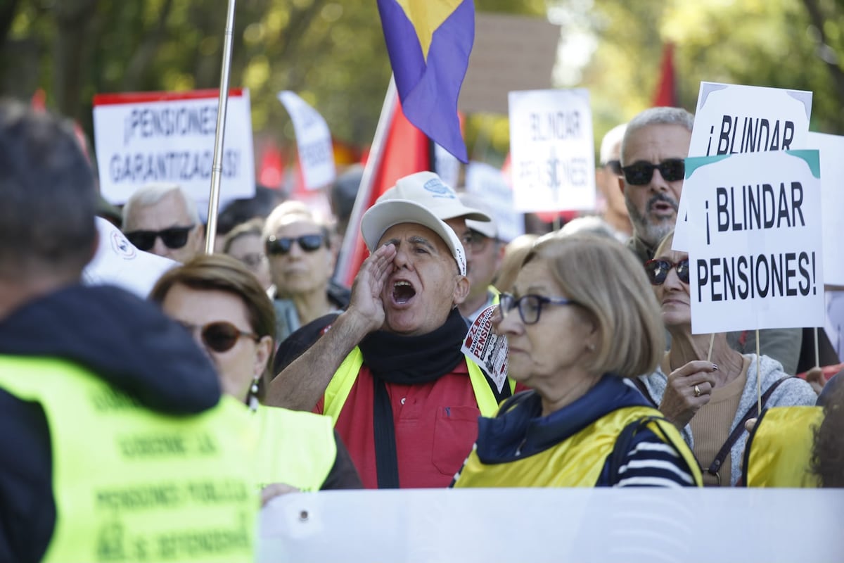 Thousands rally in Madrid to defend Spain’s public pension system