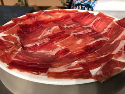 CORTE A MÁQUINA / CAPEL