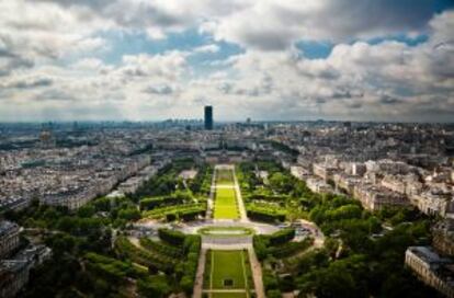 Vista del Campo de Marte desde la Torre Eiffel, en París.