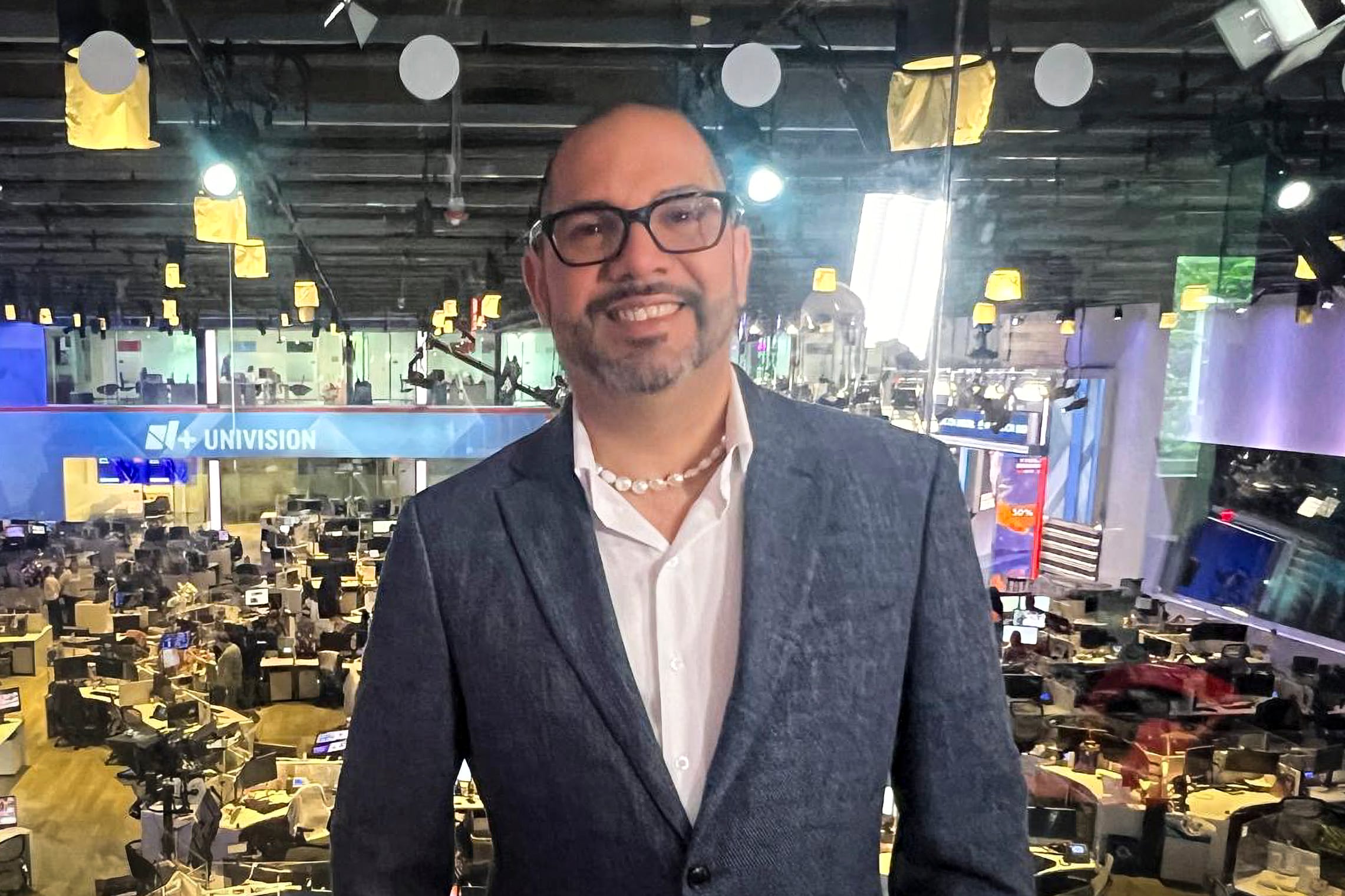 El periodista Niover Licea en las instalaciones de Univisión, en una imagen sin datar.