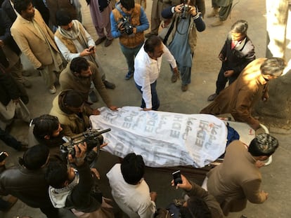 Al menos ocho personas han muerto y otras 15 resultaron heridas este domingo en un atentado suicida durante la misa del domingo contra una iglesia metodista en Quetta, al suroeste de Pakistán, cometido por dos personas a una semana de Navidad, según ha informado Abdul Razaq Sheema, un alto responsable de la policía de la ciudad.