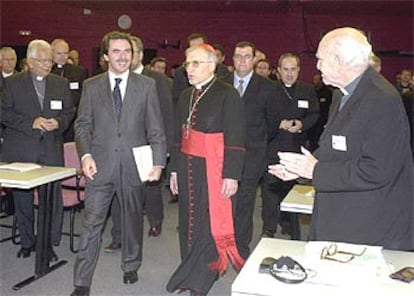 José María Aznar y el cardenal Rouco, en un congreso católico celebrado en El Escorial en mayo de 2002. 

/ EFE