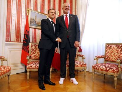 Rama con el presidente Macron, el mi&eacute;rcoles en Trieste. 