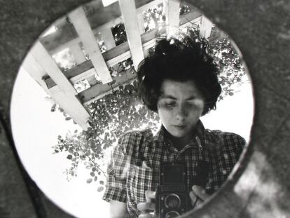 Autorretrato de Vivian Maier de junio de 1953.