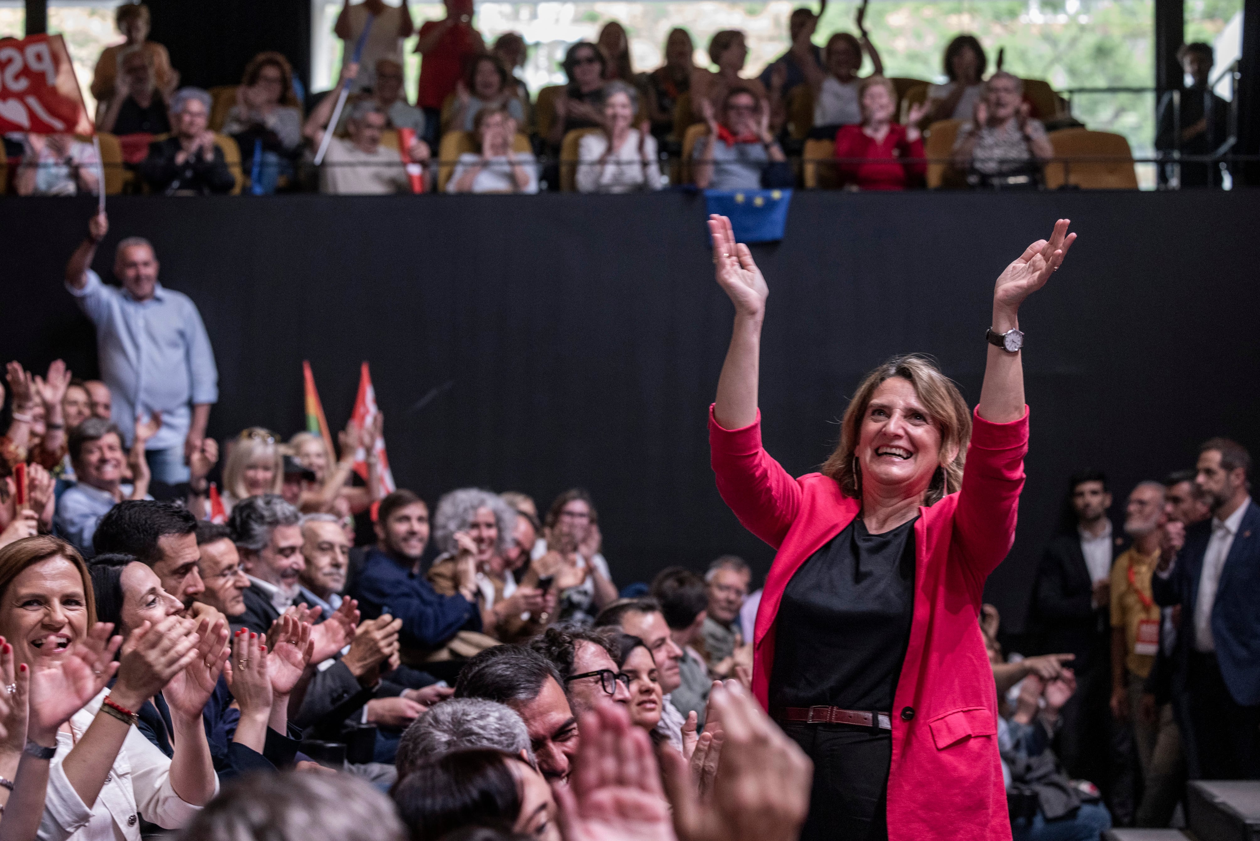 La cabeza de lista del PSOE en las elecciones europeas, la vicepresidenta tercera y ministra para la Transición Ecológica y el Reto Demográfico, Teresa Ribera, durante el acto de inicio de la campaña a los comicios europeos en Valencia, el 23 de mayo. 