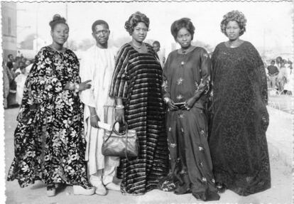 Un grupo preparado para participar en la fiesta tradicional de Sabar en Saint Louis, en una fotografía de archivo de Adama Sylla.