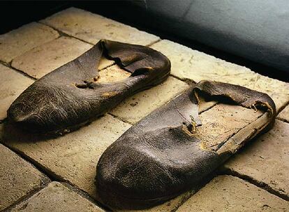 Zapatillas del santo conservadas en los apostantos de san Ignacio