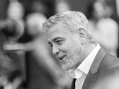 George Clooney, de 62 años, prueba de un envejecimiento ralentizado.