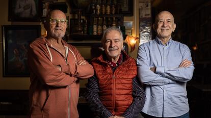 Carlos Romagosa, Antonio Castejón i Luis Pantin, de l’octet ‘Son de la Rambla’ en el bar Raïm de Barcelona.